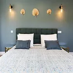 Estoril Contemporary Garden Villa By Cadenzalux